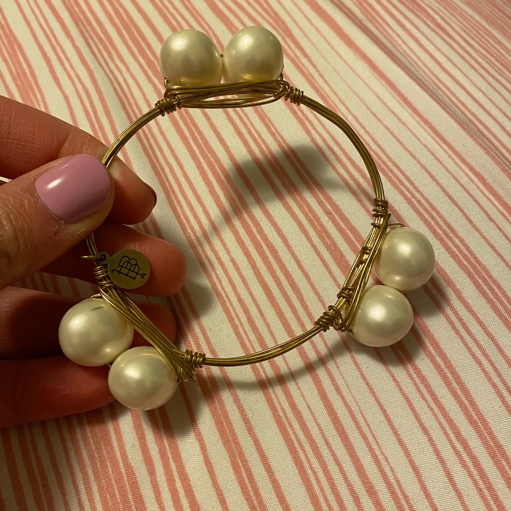 Bourbon & Bowties pearl bracelet